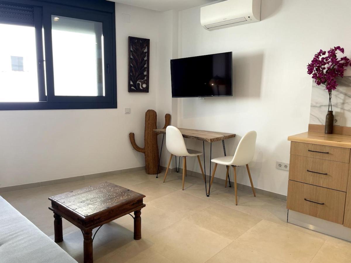 Elegant Apartment, Central, Pool And Parking Appartement *