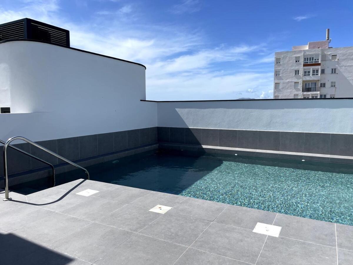 Appartement Elegant Apartment, Central, Pool And Parking